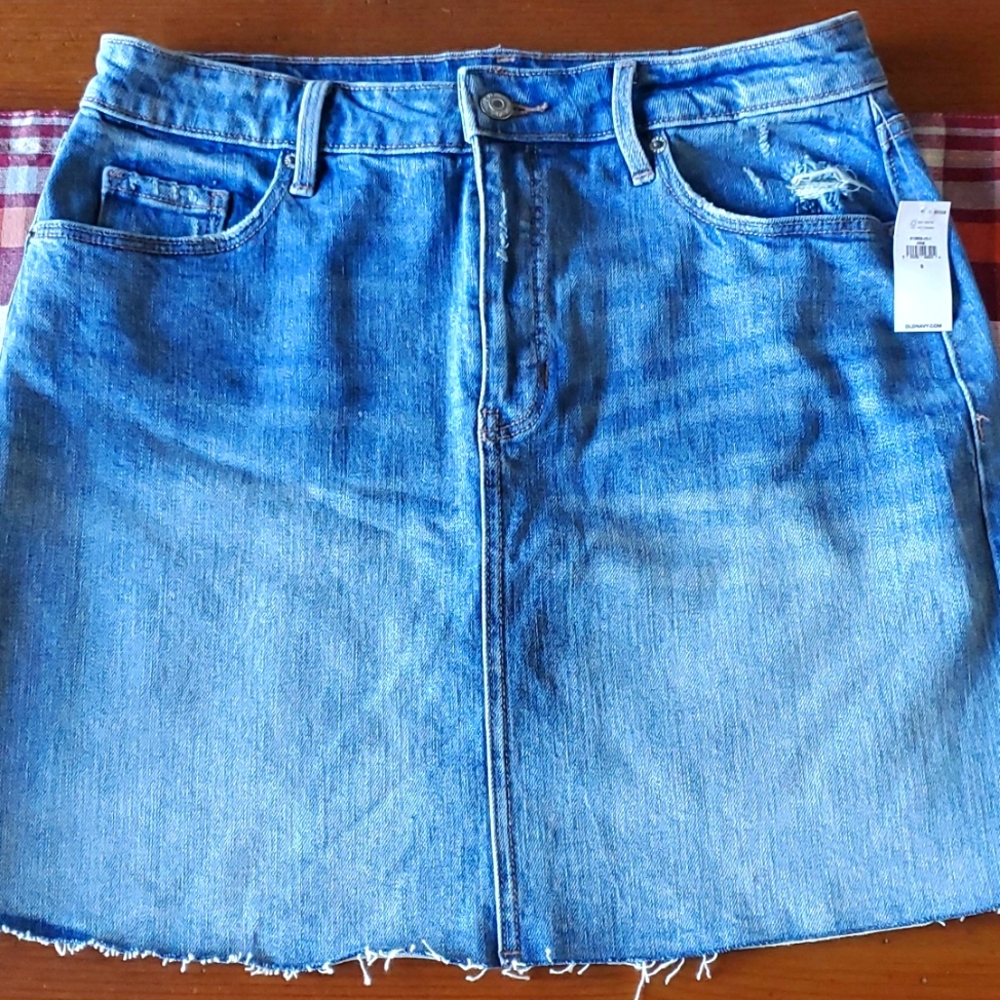 Women's Old Navy Distressed Denim Skirt- Size 8